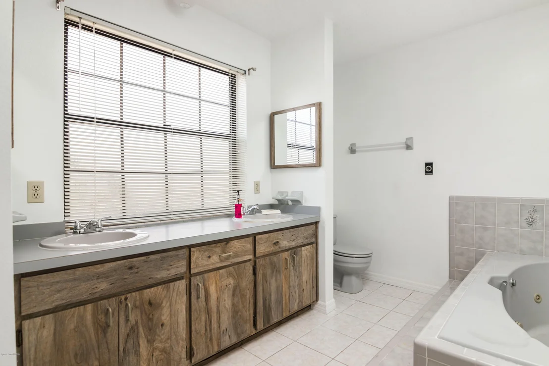 Photo of 2310 Holder Road