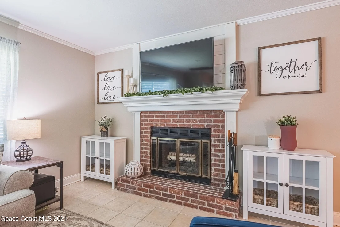 Photo of 818 Hanover Court