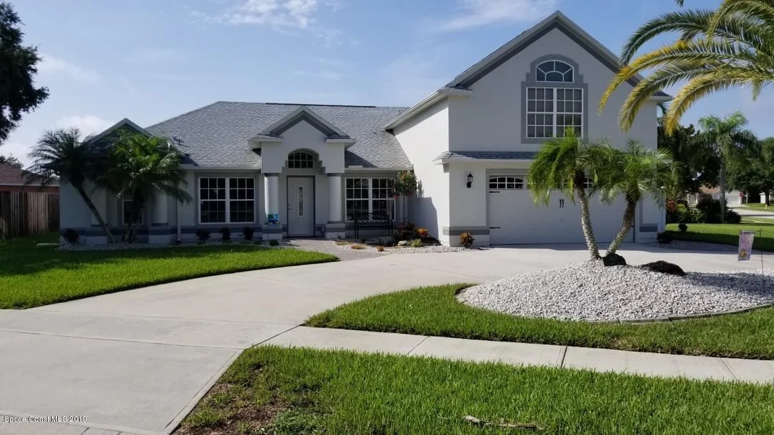 Photo of 835 Laurel Drive
