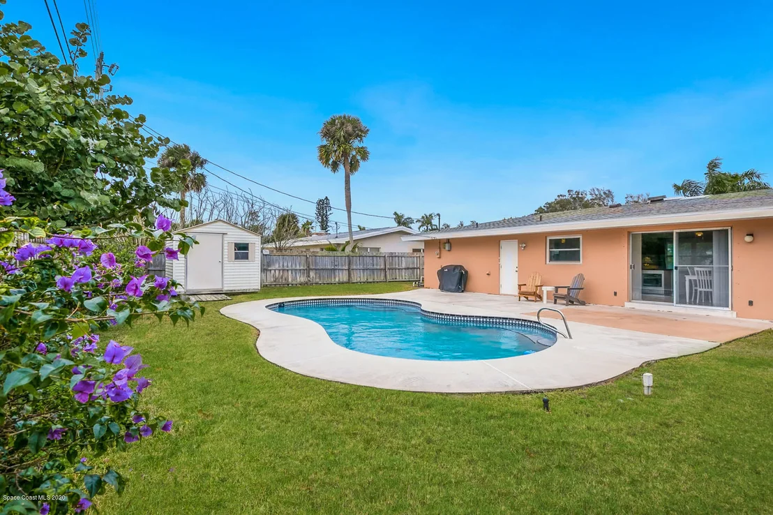 Photo of 565 Seabreeze Drive