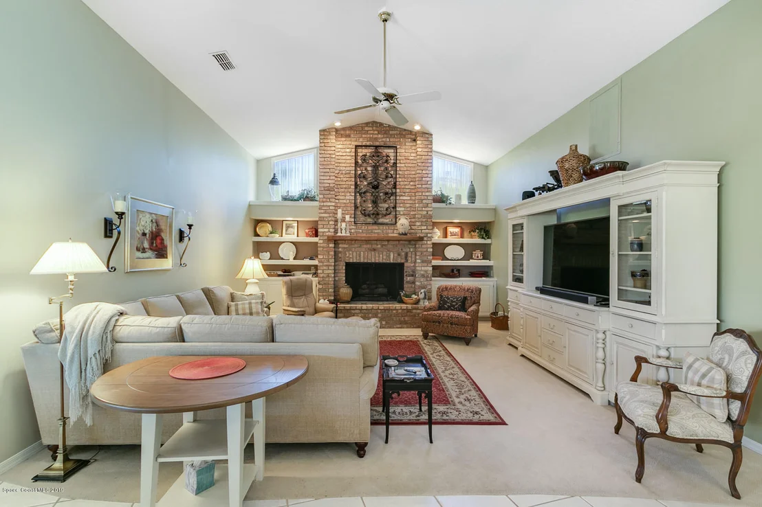Photo of 610 Rossmoor Circle