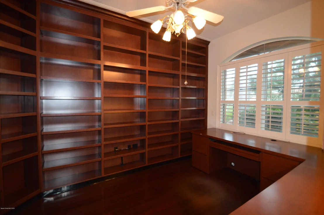Photo of 2015 Canterbury Drive
