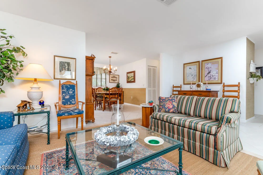 Photo of 2115 S River Road
