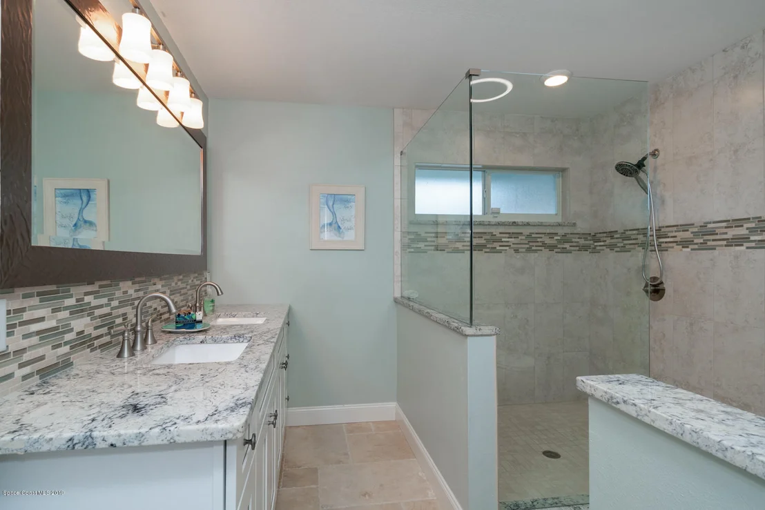 Photo of 484 Oak Ridge Drive