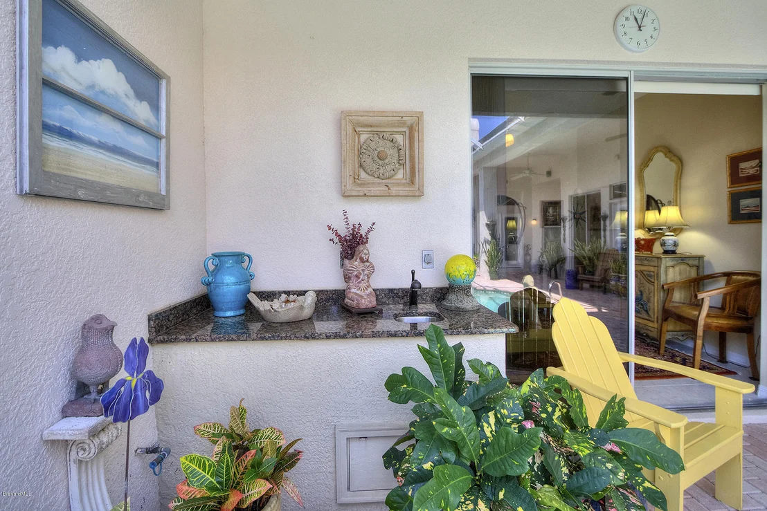 Photo of 931 Palm Brook Drive