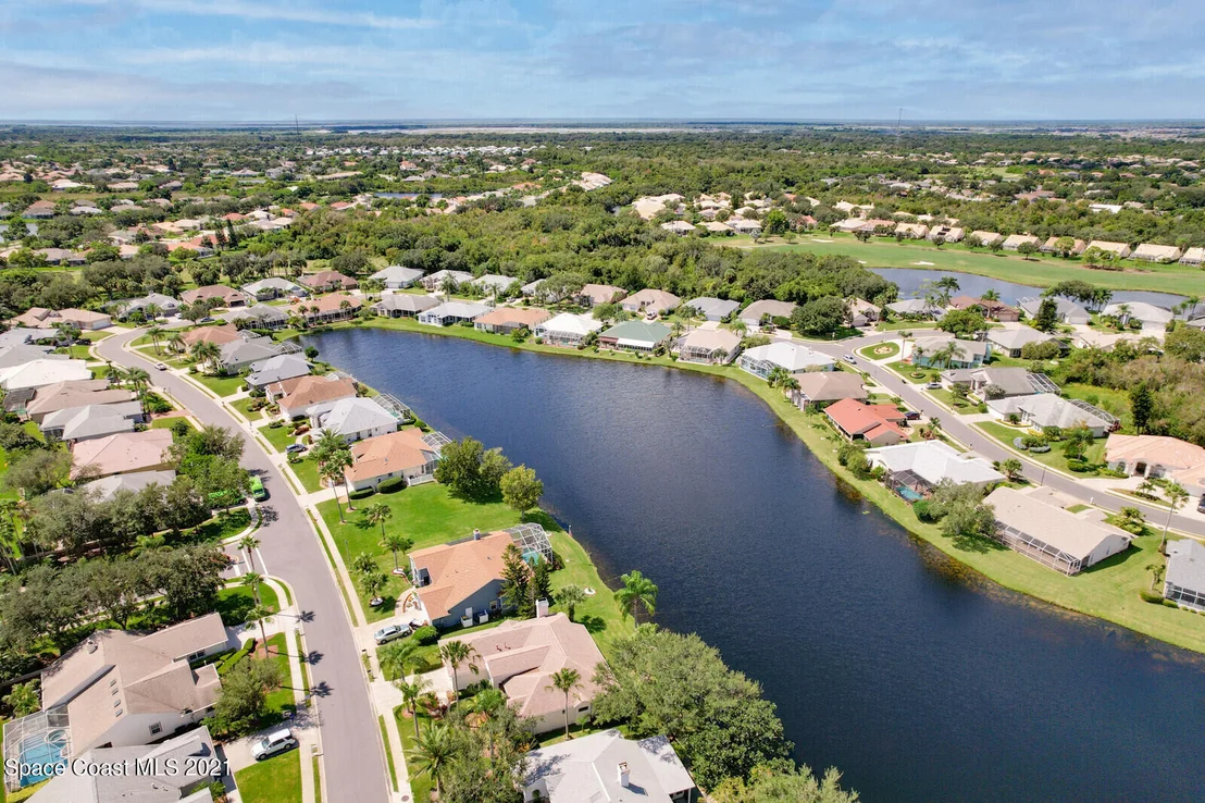 Photo of 952 Somerset Lane
