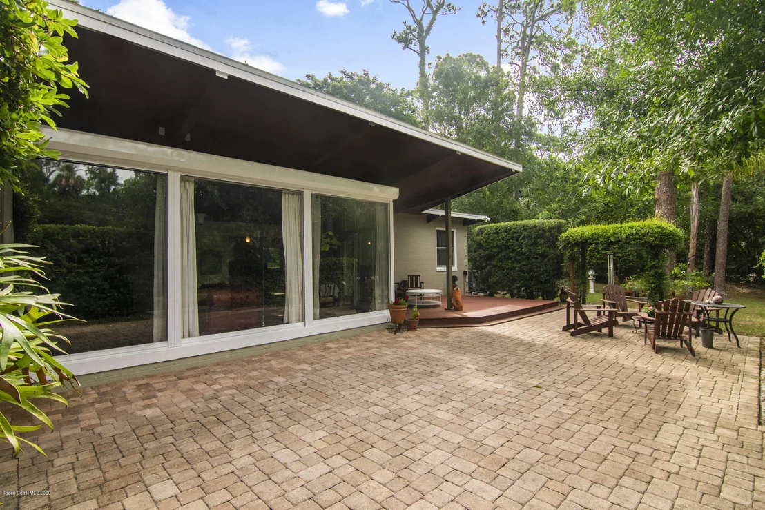 Photo of 5880 Crane Road