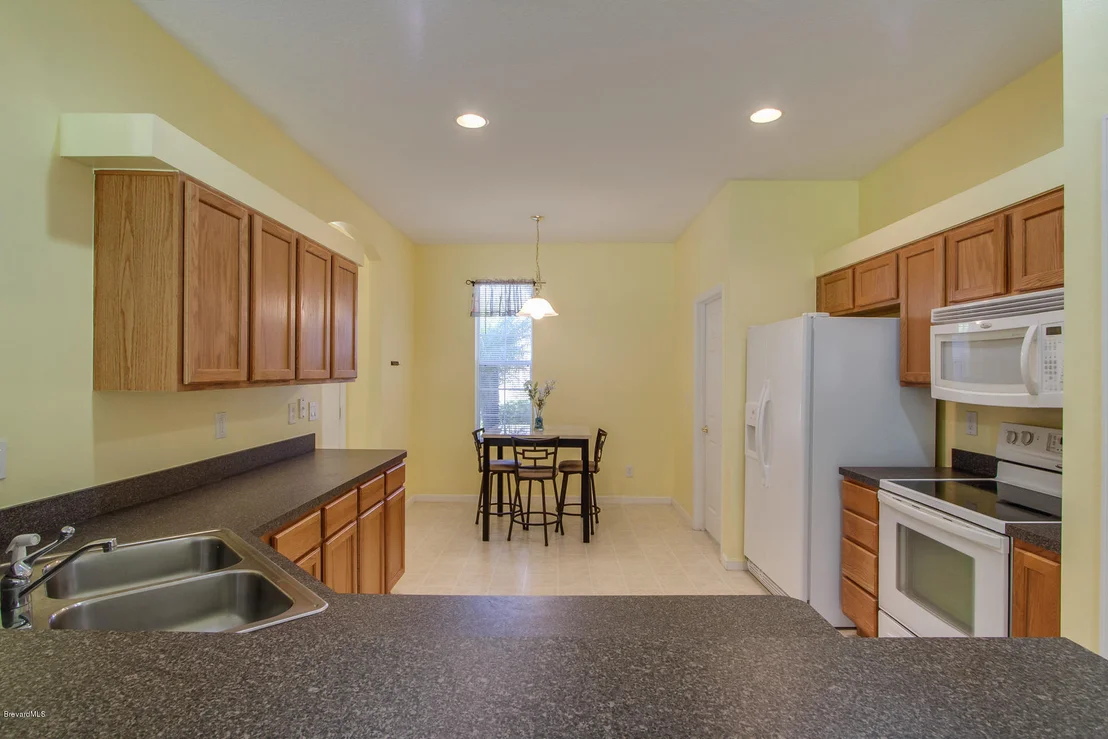 Photo of 228 SE Abernathy Circle