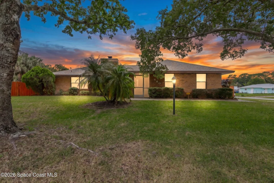 Photo of 460 Neptune Drive NE