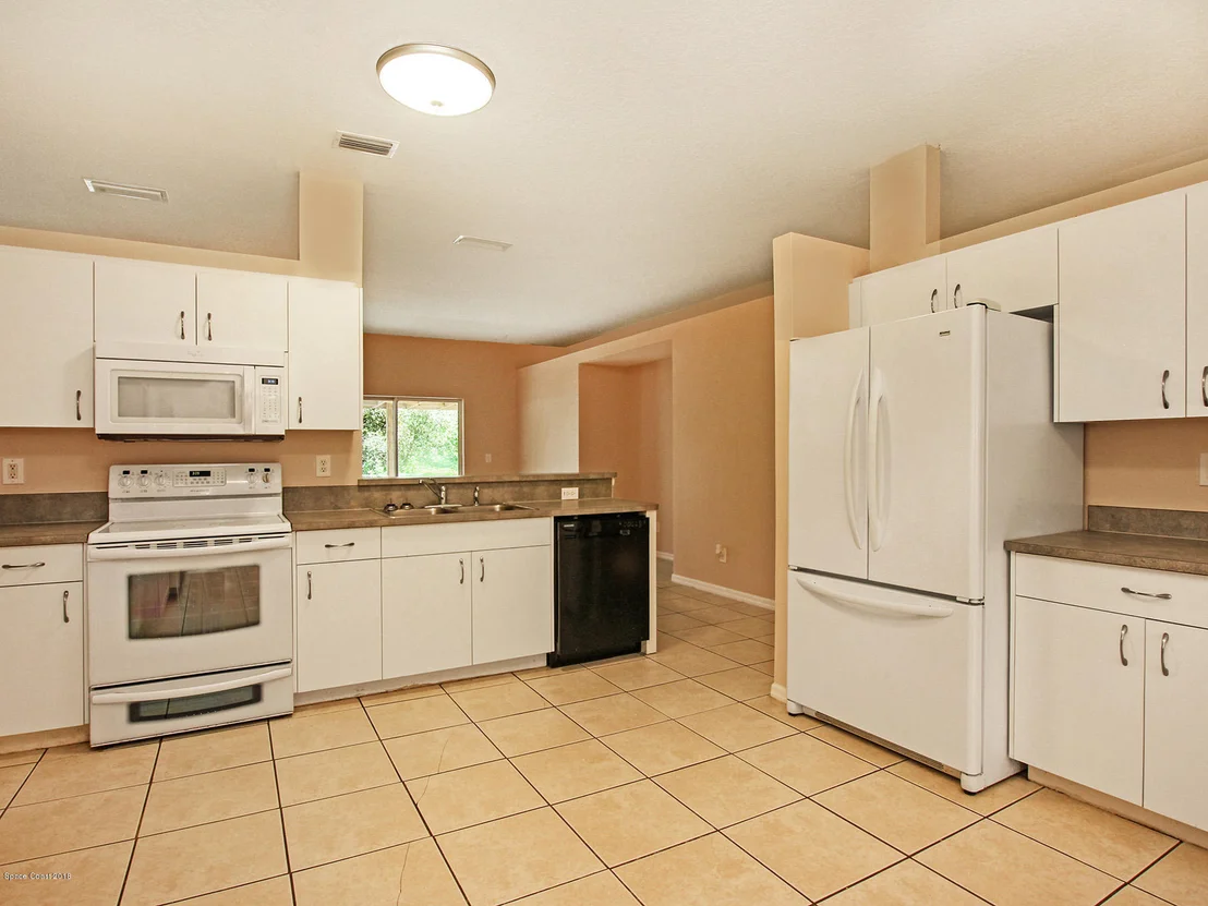 Photo of 1666 Talbott Street SE