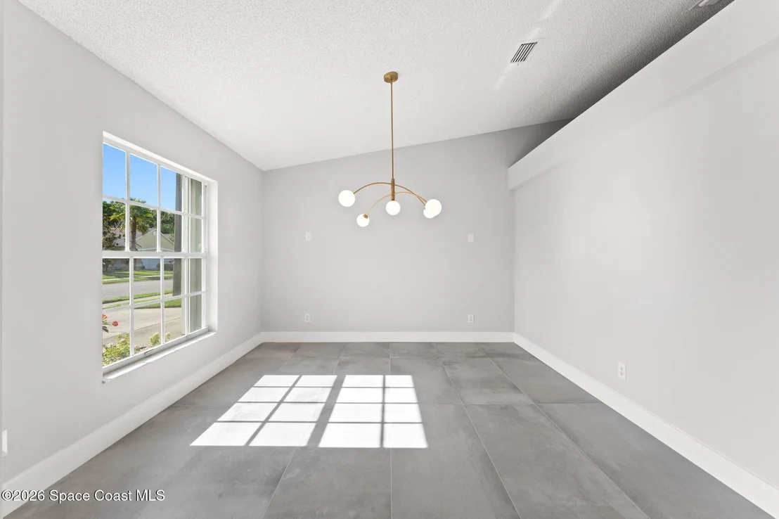 Photo of 1384 Hill Avenue