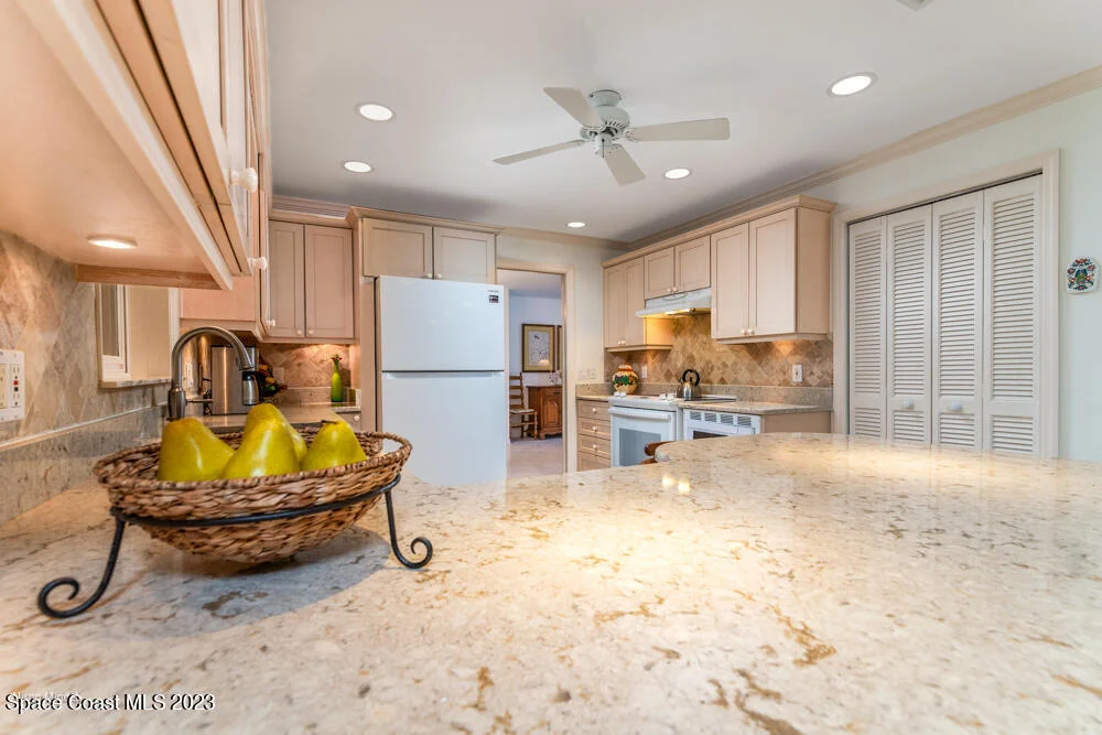 Photo of 2115 S River Road