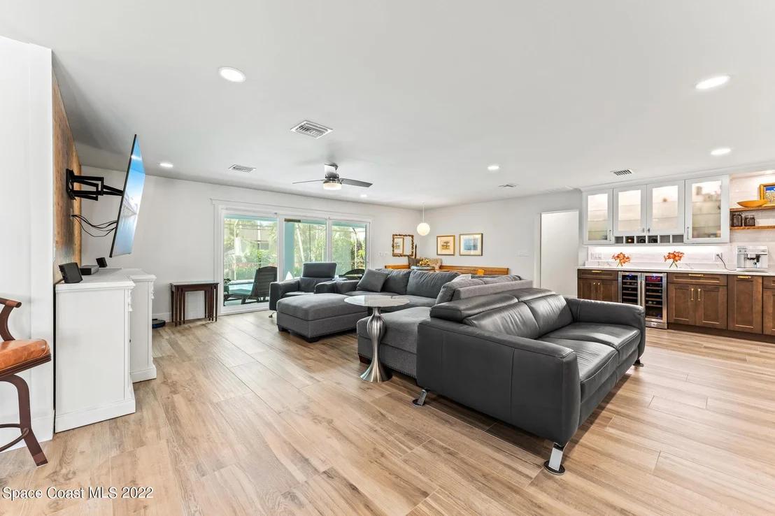 Photo of 200 Oak Street