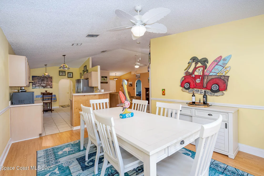 Photo of 1133 White Oak Circle