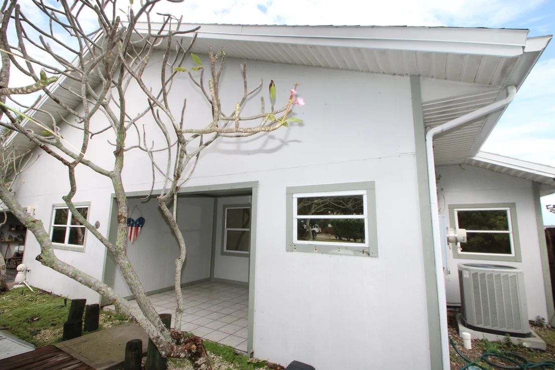 Photo of 2303 Pineapple Avenue