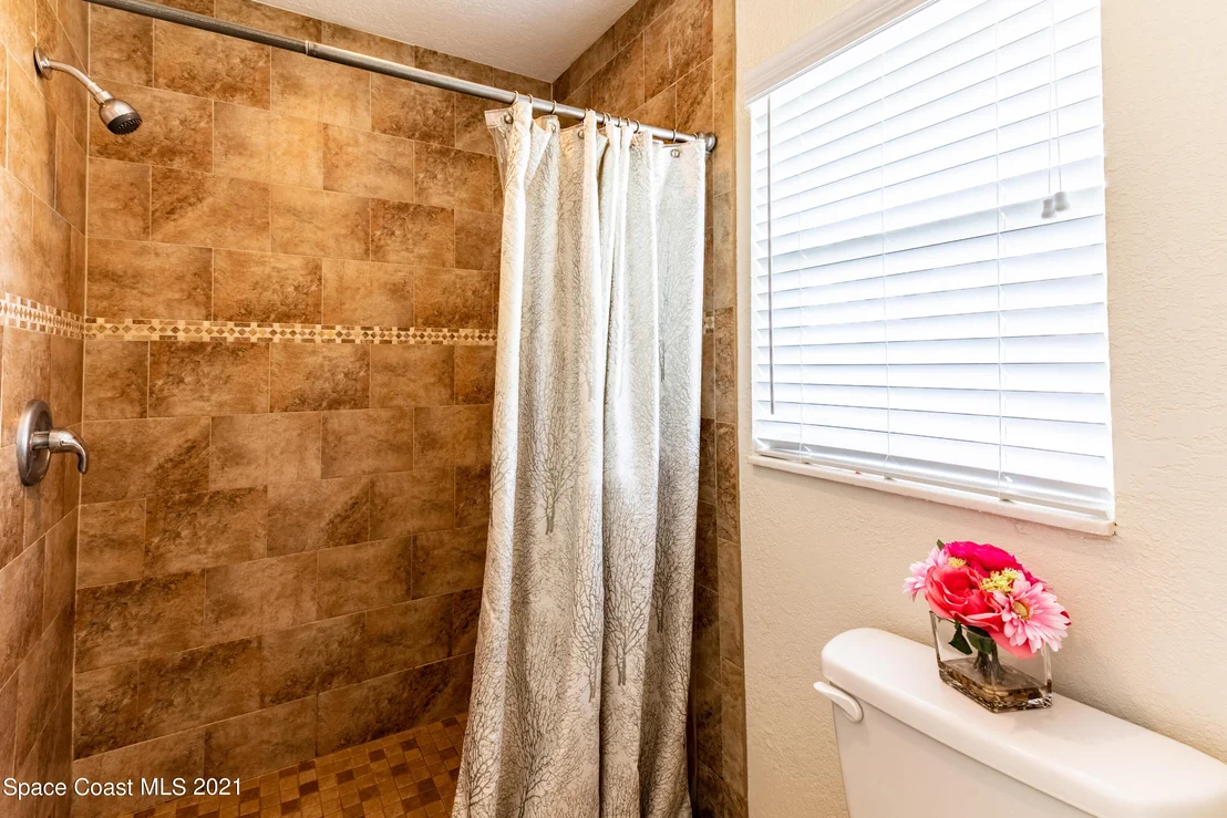 Photo of 391 Riverview Lane
