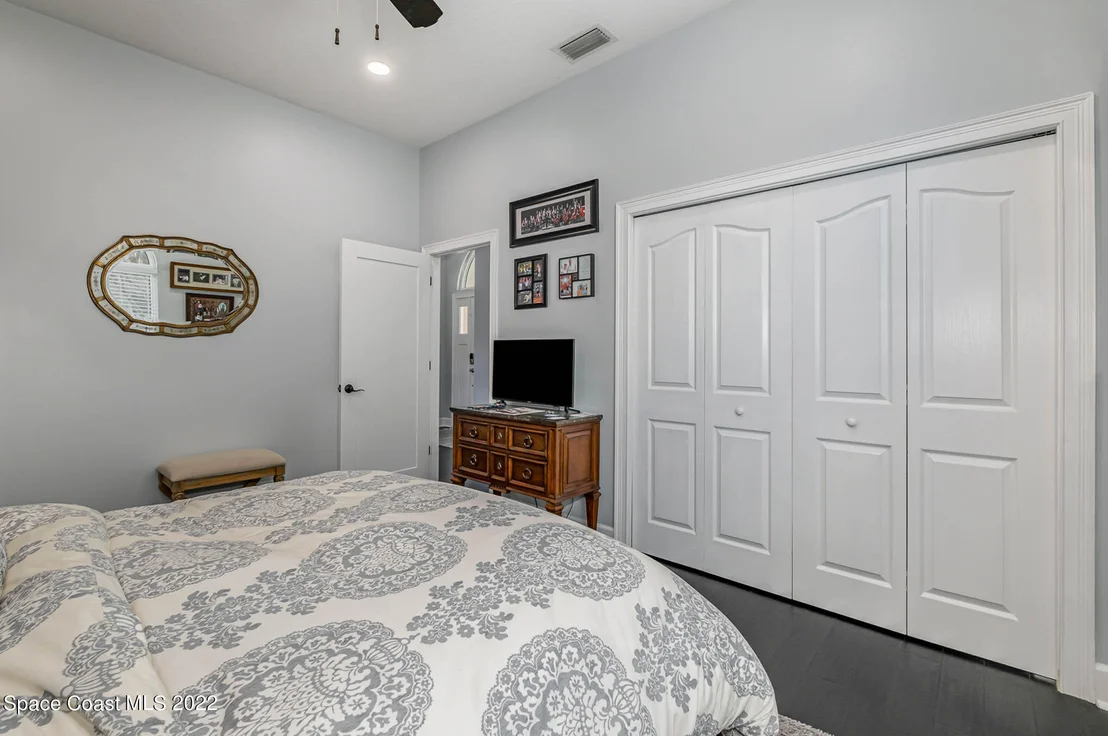 Photo of 914 Palm Brook Drive