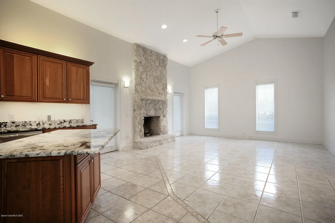 Photo of 1645 Shuckers Point