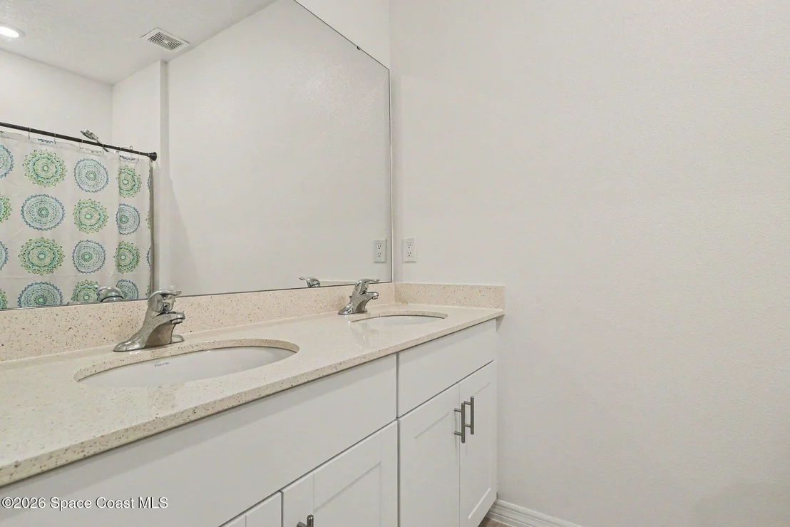 Photo of 1180 Wycliffe Way
