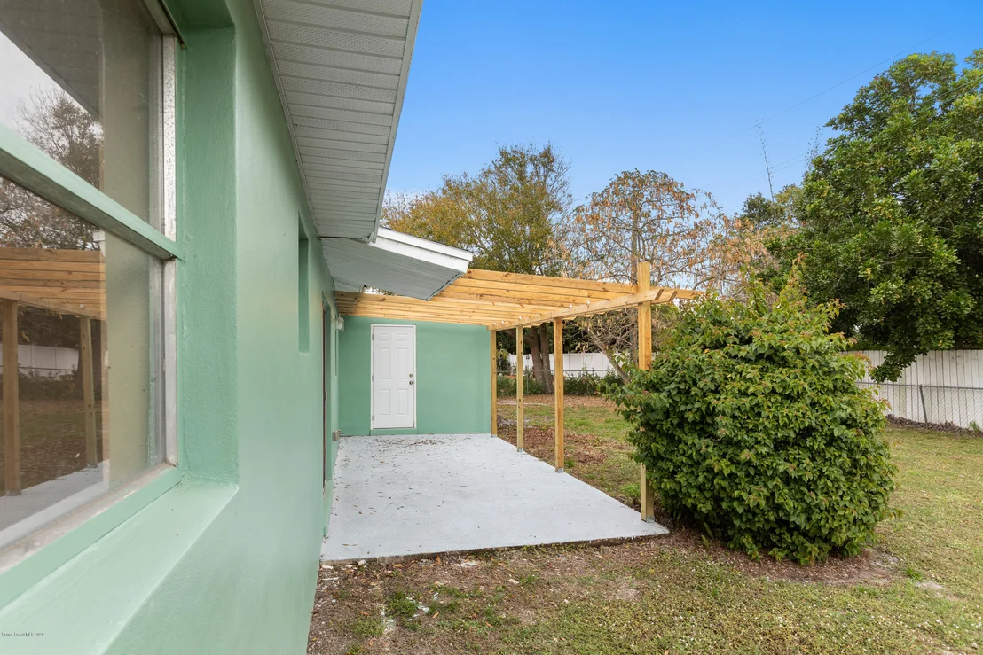 Photo of 523 Ford Circle E