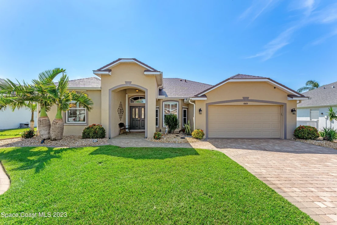 Photo of 665 Carriage Hill Road