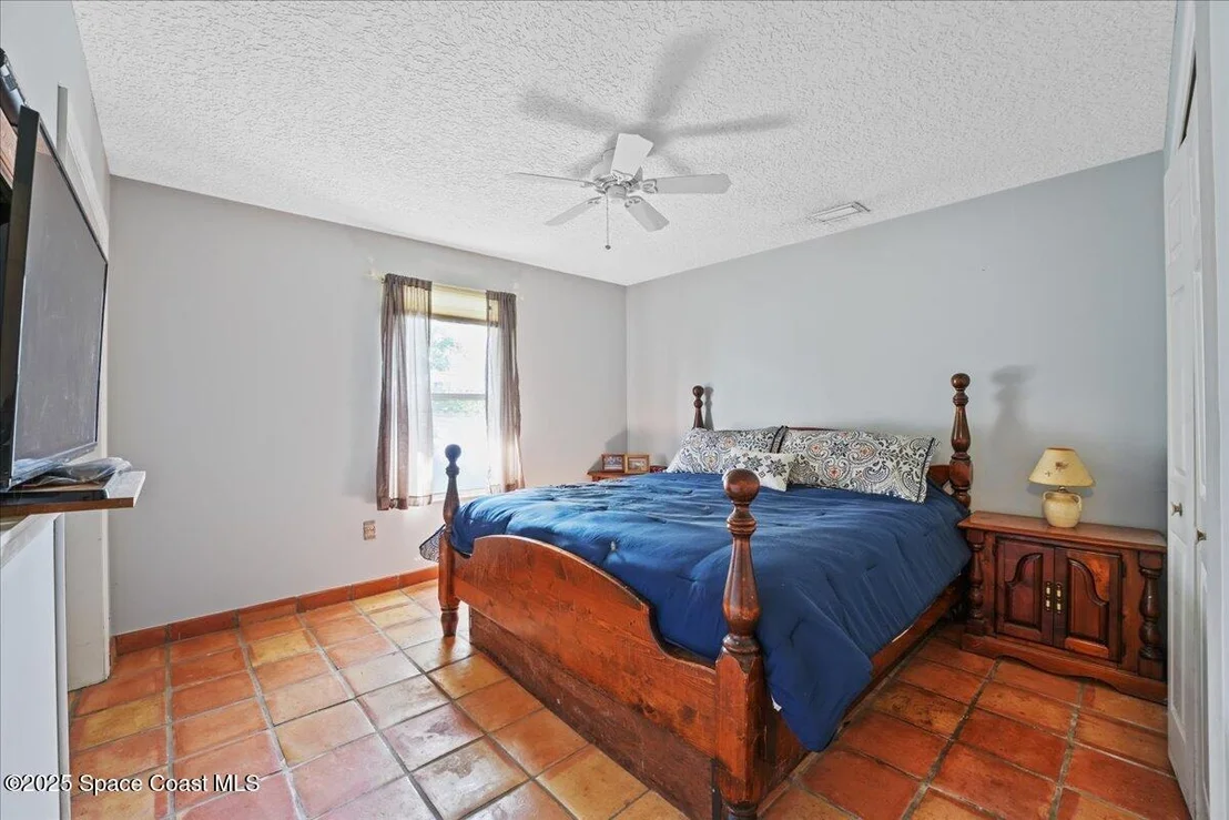 Photo of 2048 Thesy Drive