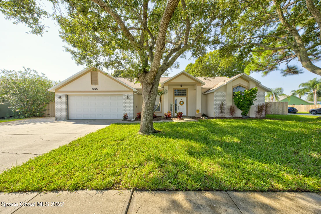 Photo of 985 Pelican Lane