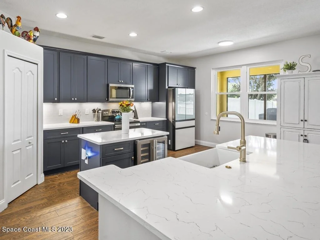 Photo of 3233 Hawthorne Avenue