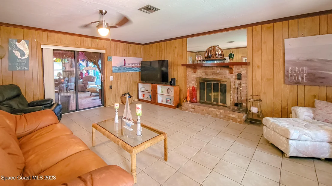 Photo of 2844 Starlight Circle NE