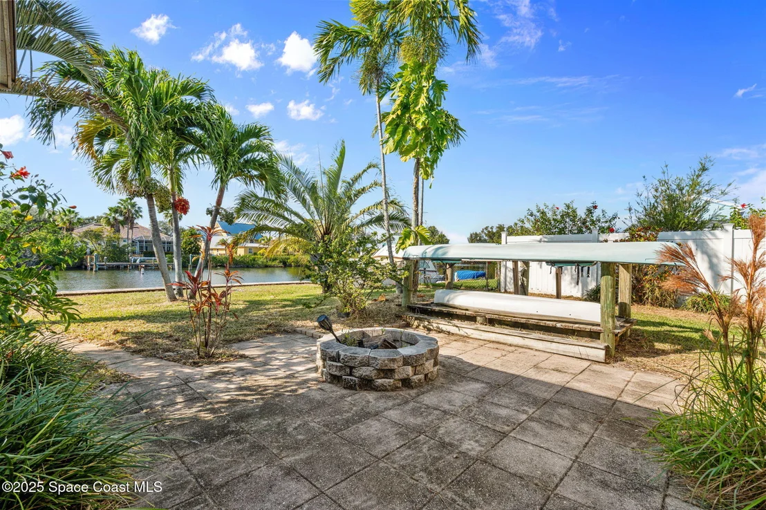 Photo of 406 Thrush Drive