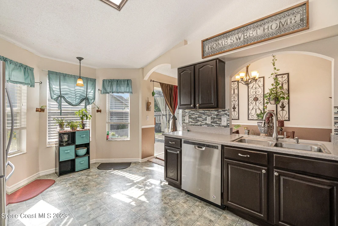 Photo of 672 Sandpiper Circle
