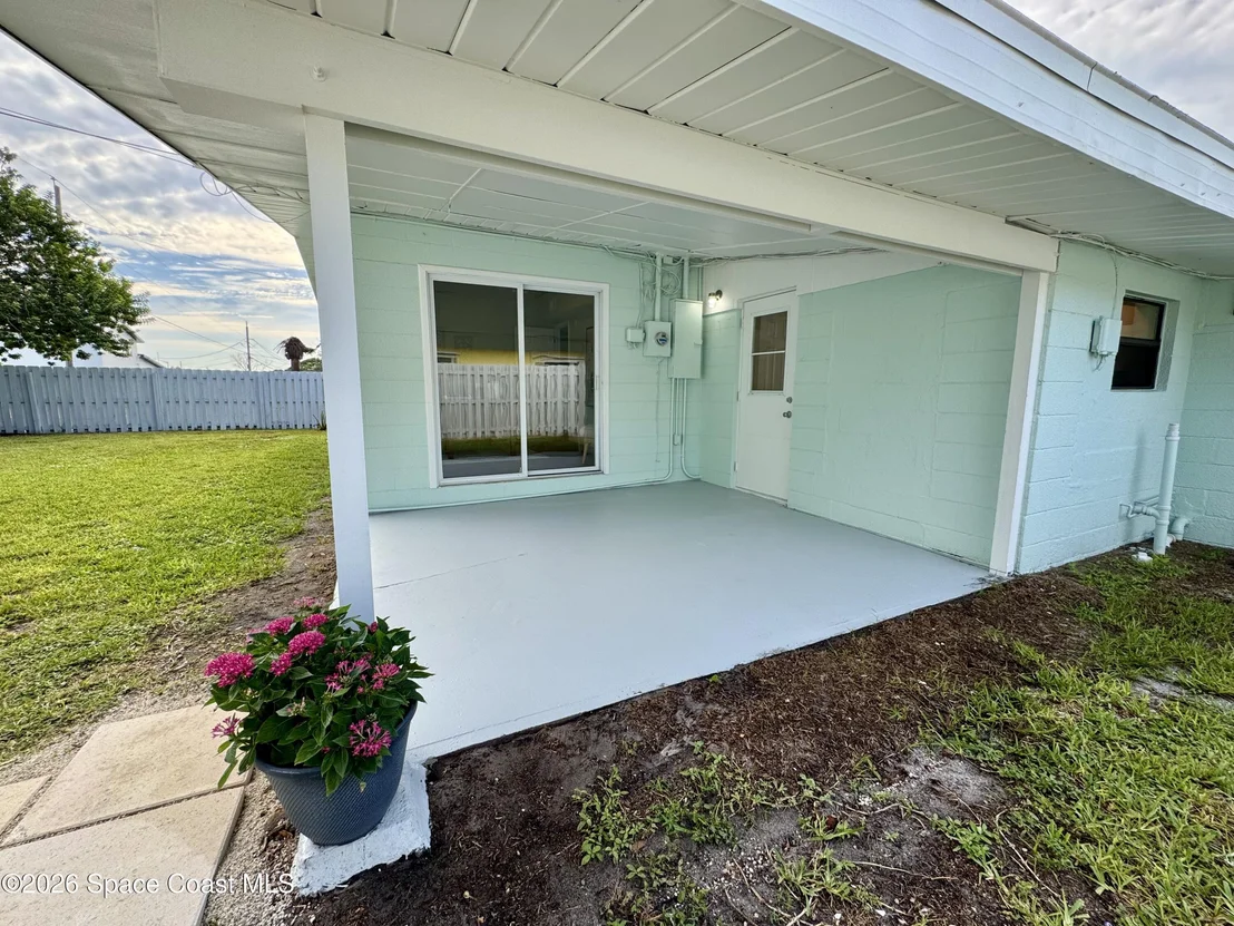 Photo of 2252 Laden Road