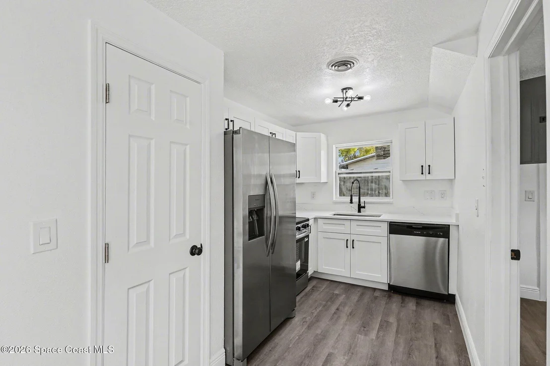 Photo of 5240 Sutton Avenue