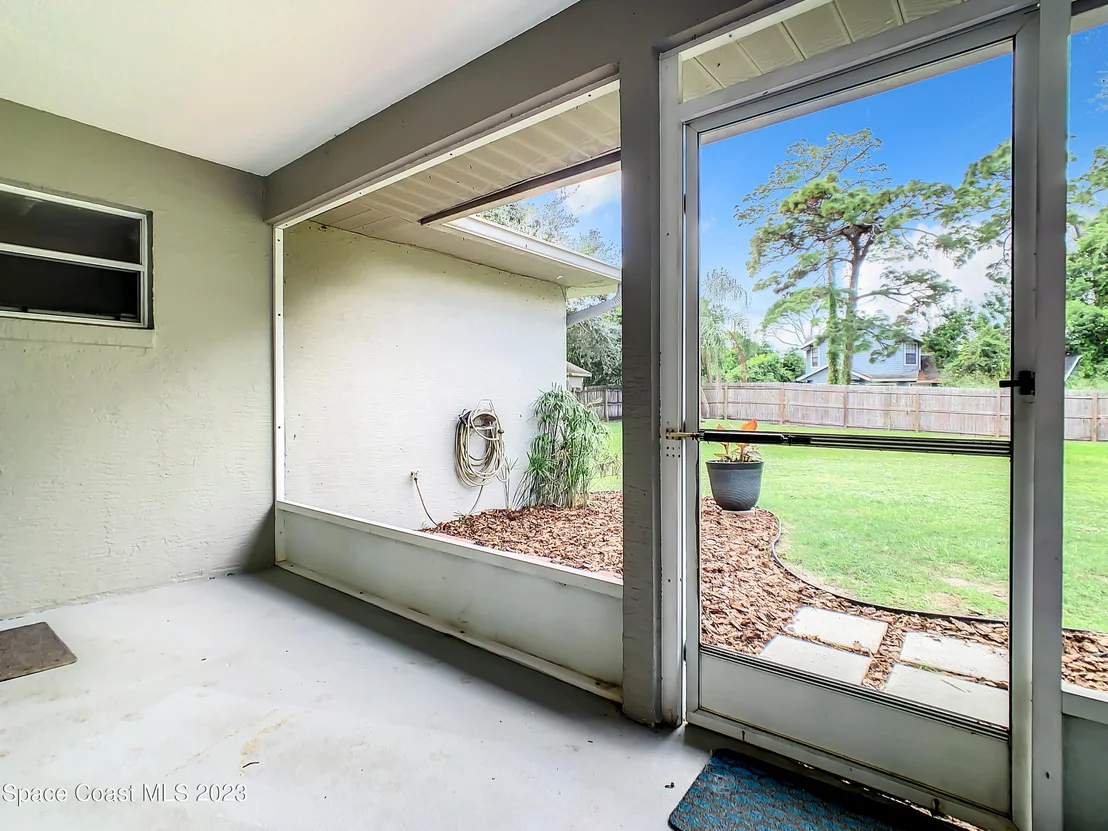 Photo of 6440 Aberfoyle Avenue