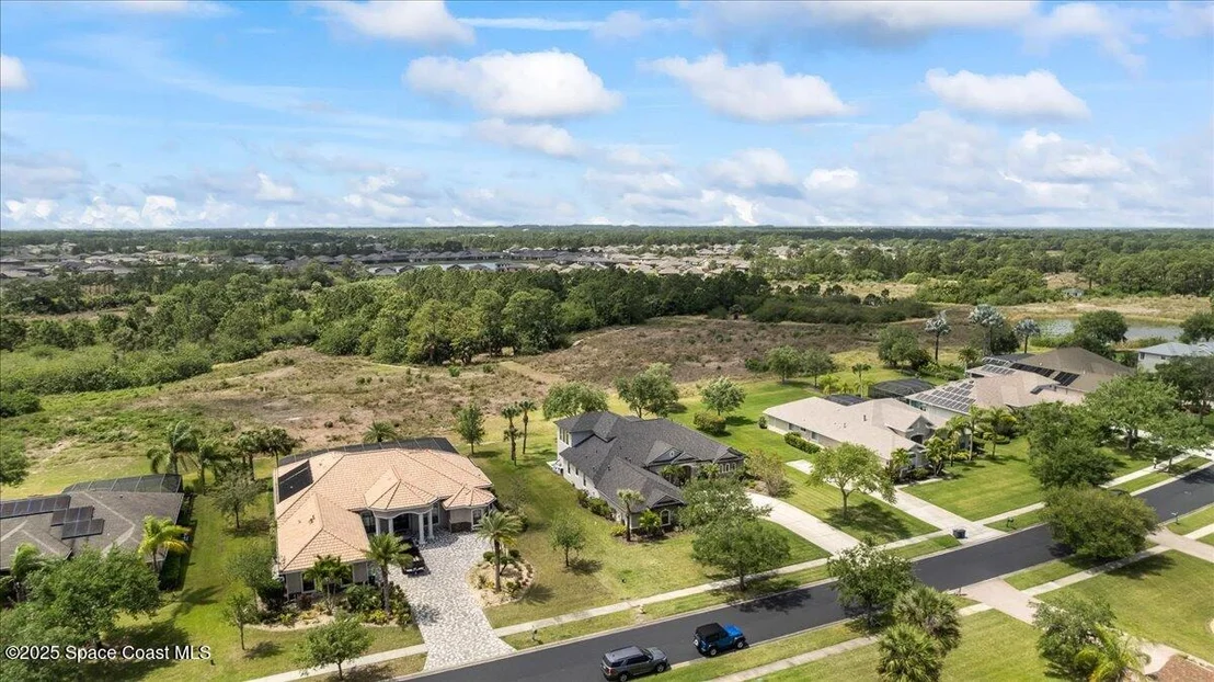 Photo of 2100 Windbrook Drive SE