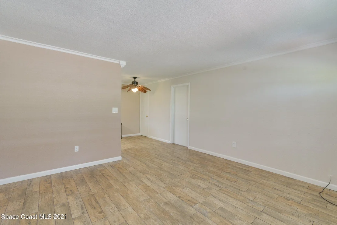 Photo of 1933 Oakwood Drive