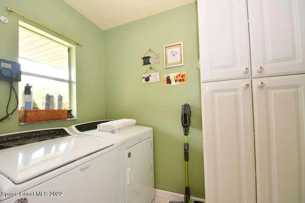 Photo of 1241 Riviera Drive NE