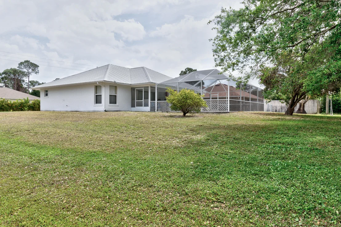 Photo of 591 Melrose