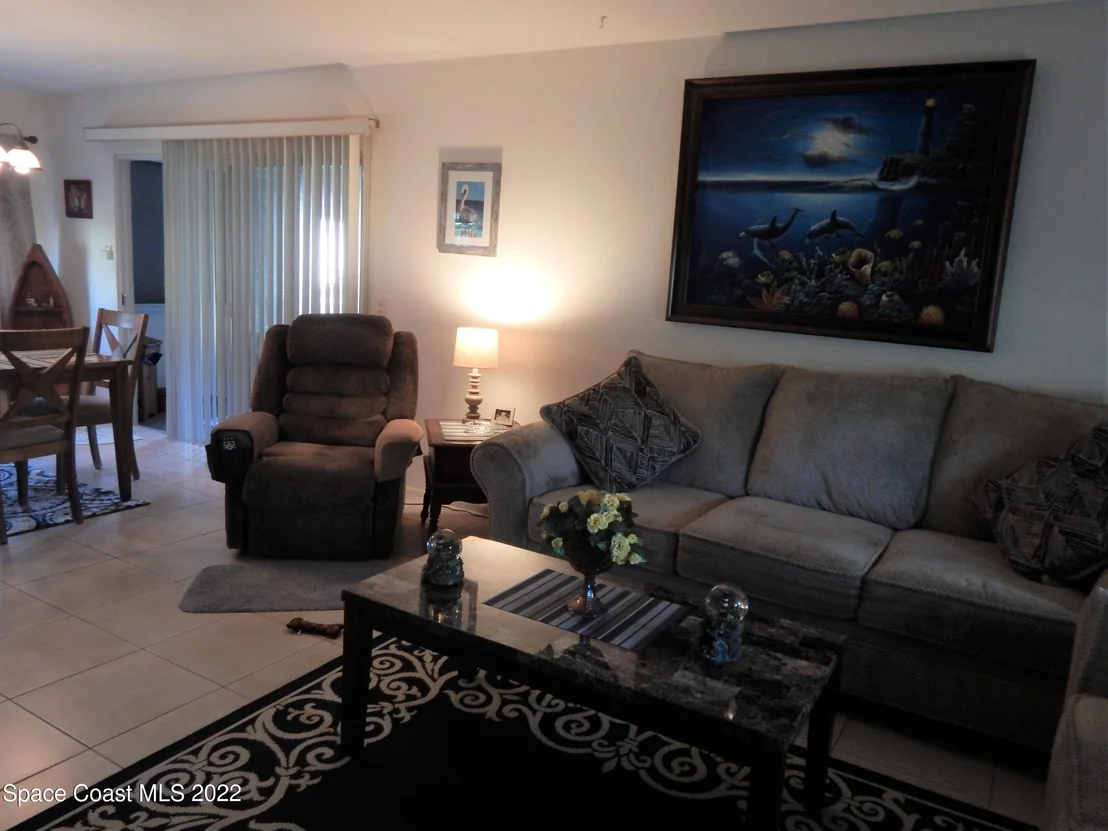 Photo of 1638 Riviera Drive NE