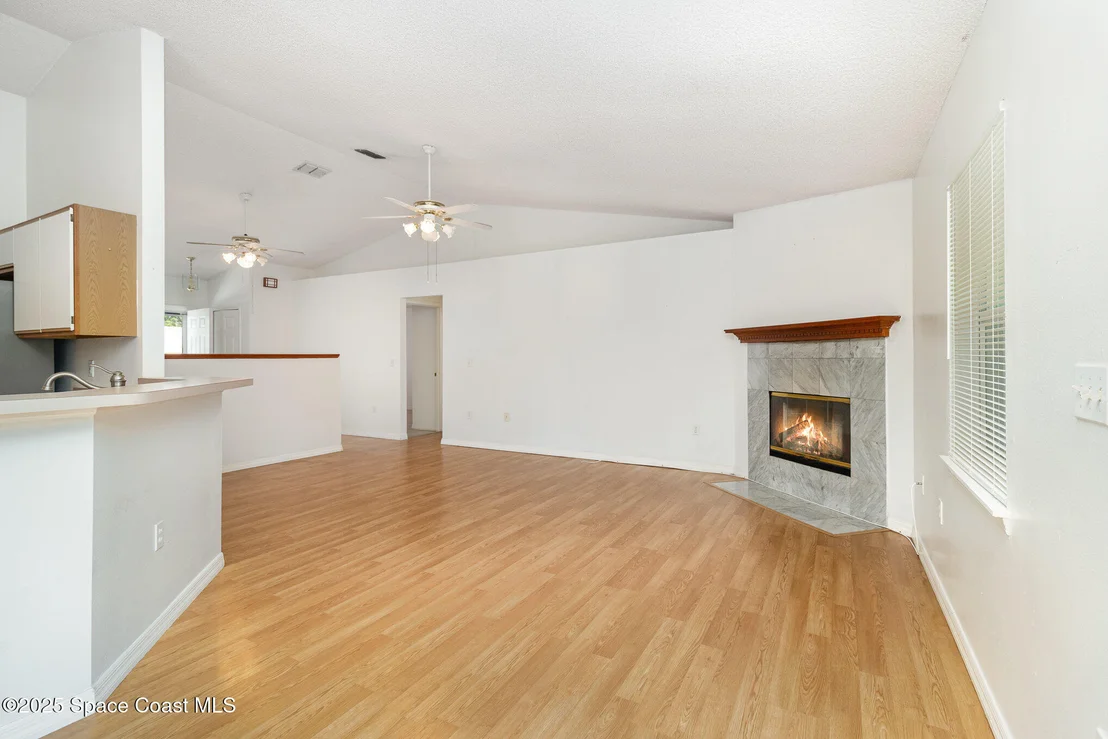 Photo of 6856 Buxton Avenue