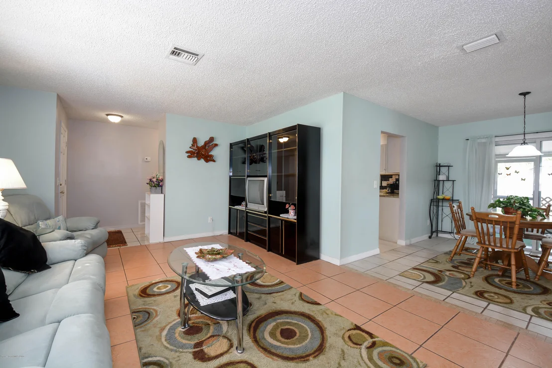 Photo of 7820 Sheridan Road