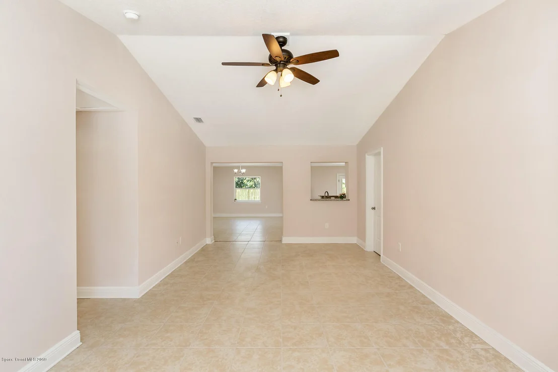 Photo of 1044 Bernice Road