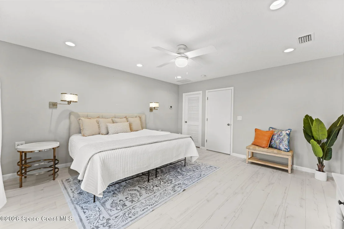 Photo of 465 Cardinal Drive