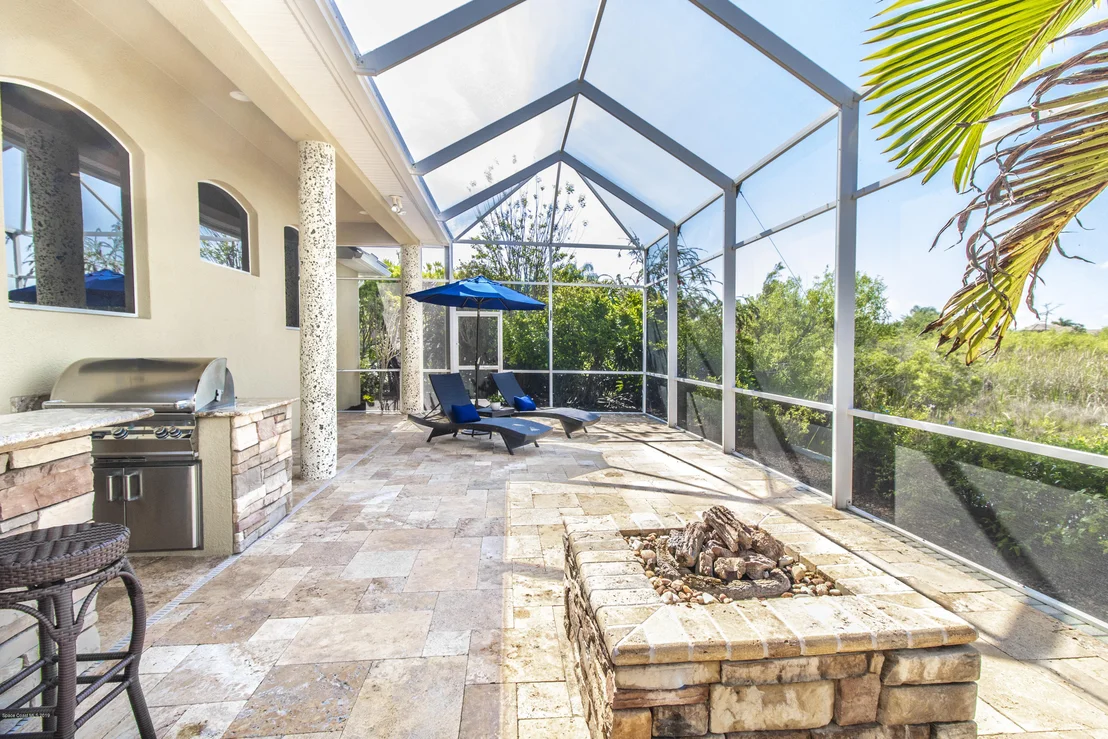Photo of 814 Chatsworth Drive