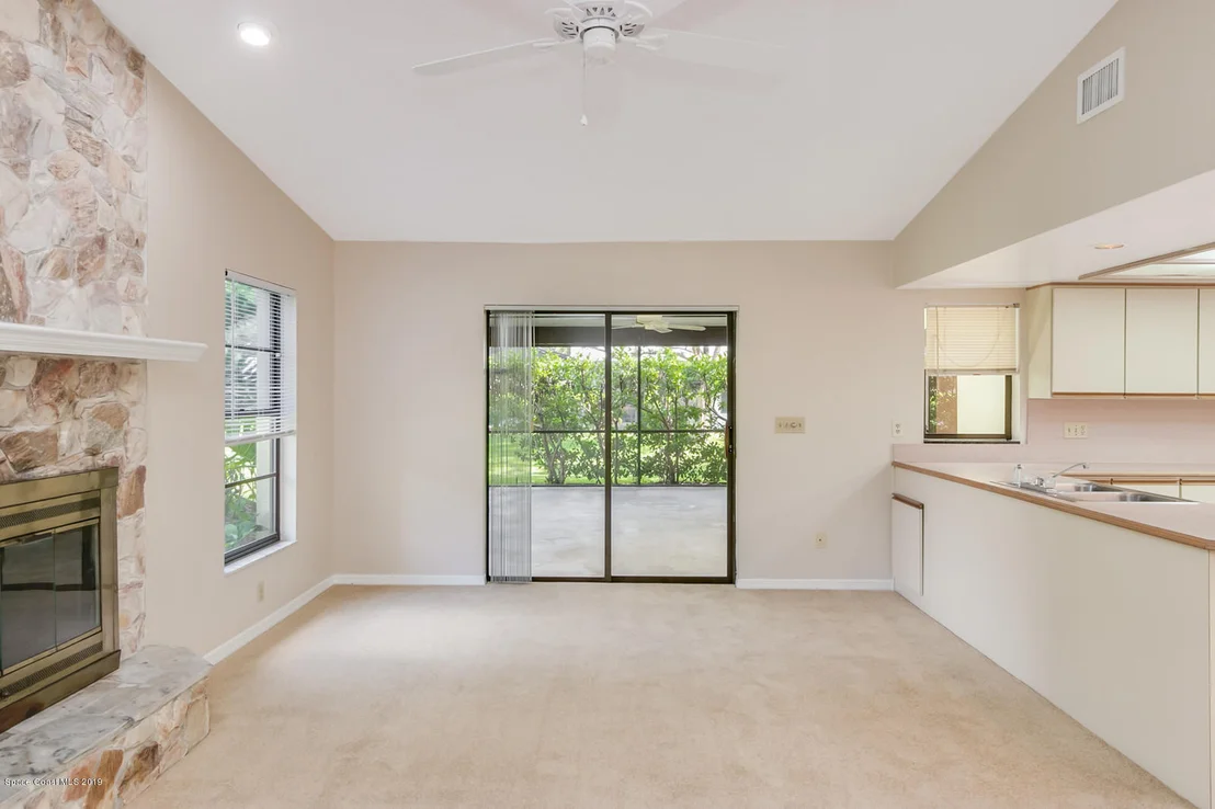 Photo of 2274 Woodlawn Circle