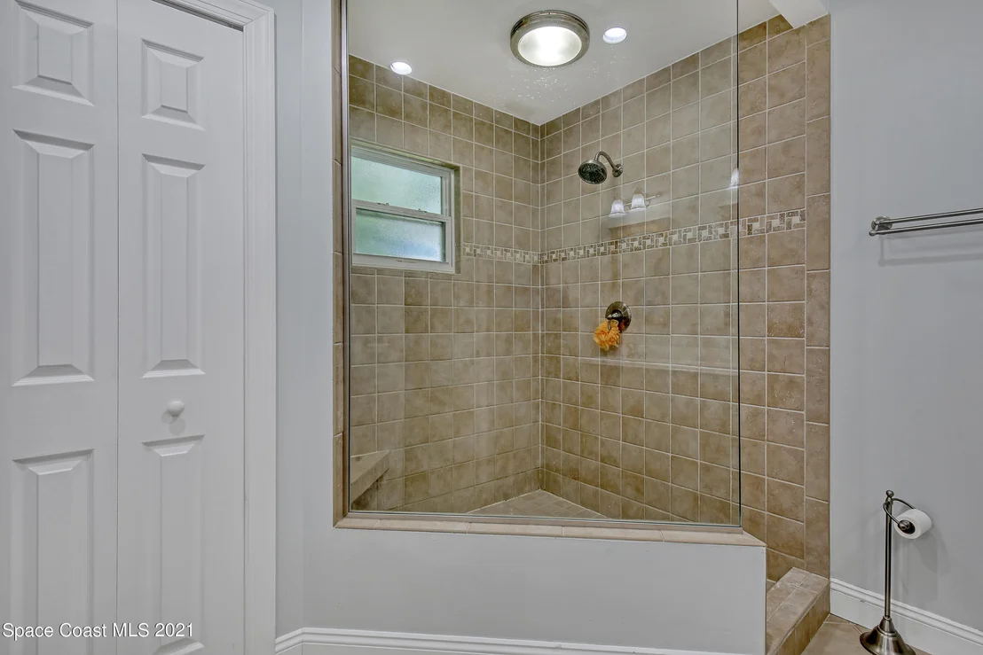 Photo of 794 White Pine Avenue