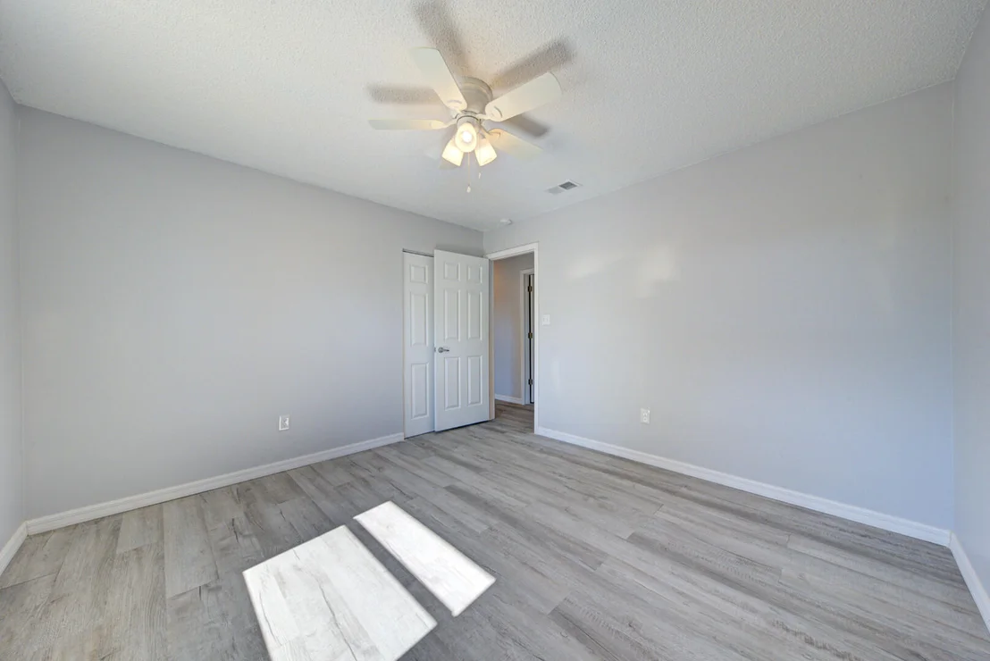 Photo of 5356 Jamaica Road