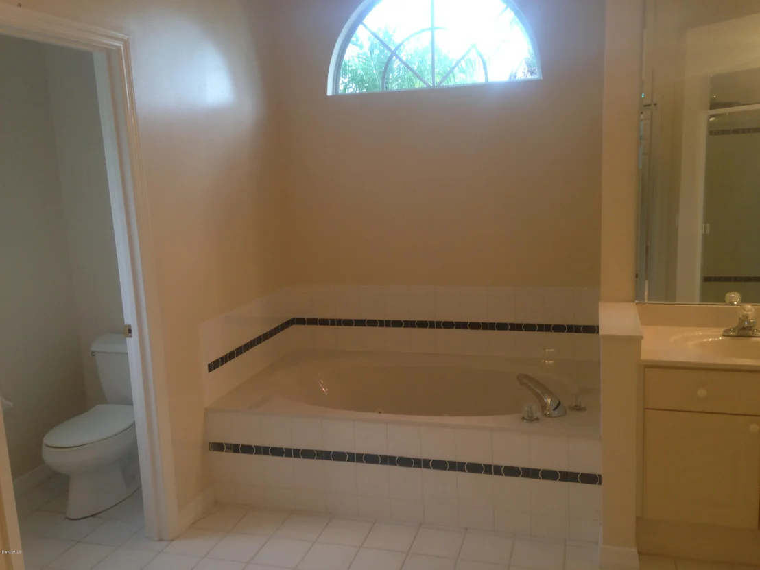 Photo of 977 Somerset Lane