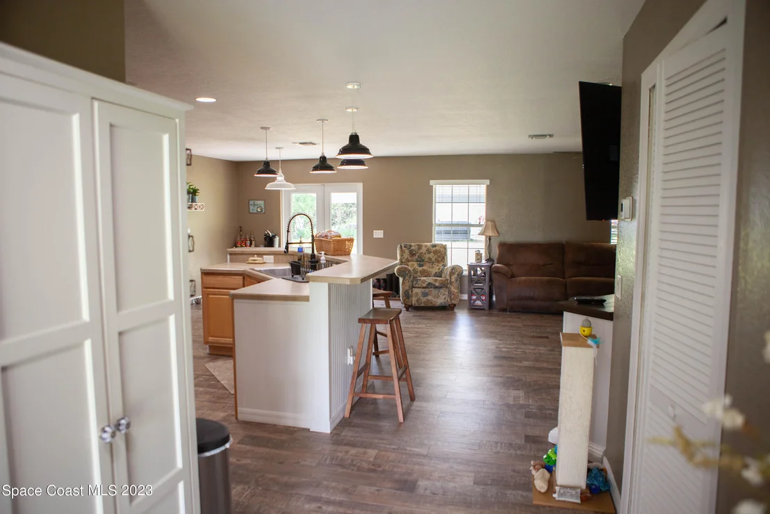 Photo of 2865 Lionel Road