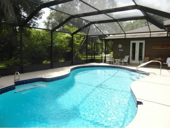 Photo of 2480 Johnston